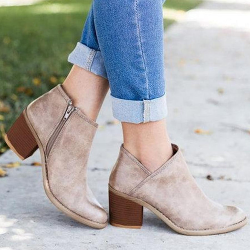 Plain  High Heeled  Round Toe  Outdoor Ankle Boots